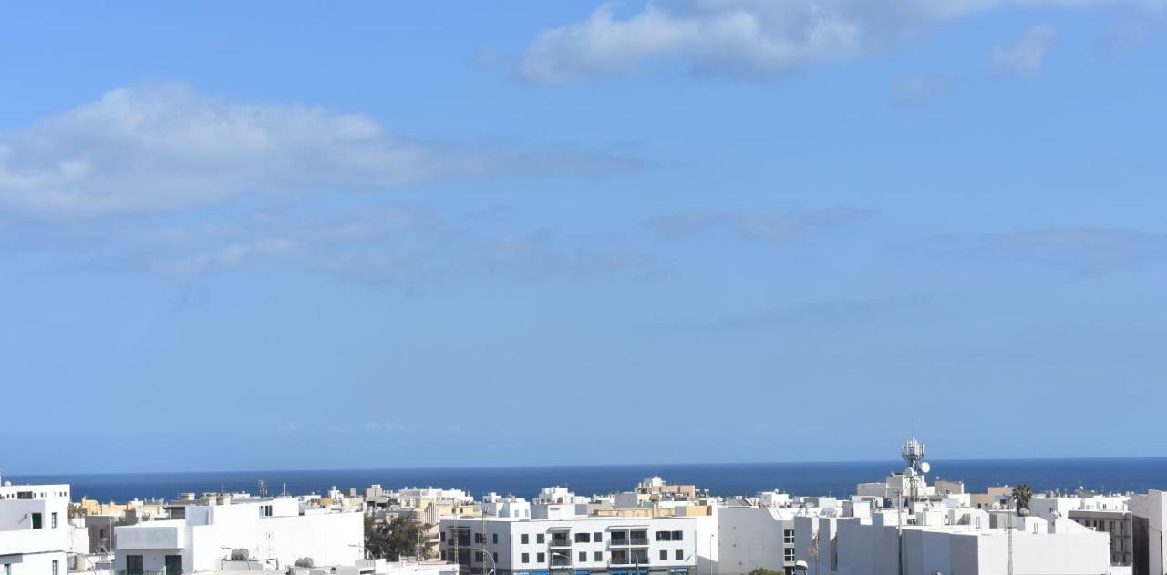 Atico Estacion Appartement Arrecife  Buitenkant foto